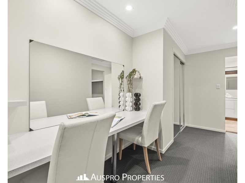 27 Maryland Drive, Regents Park QLD 4118