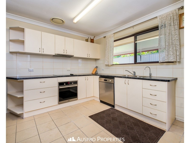 50 Greenmeadow Rd, Mansfield QLD 4122