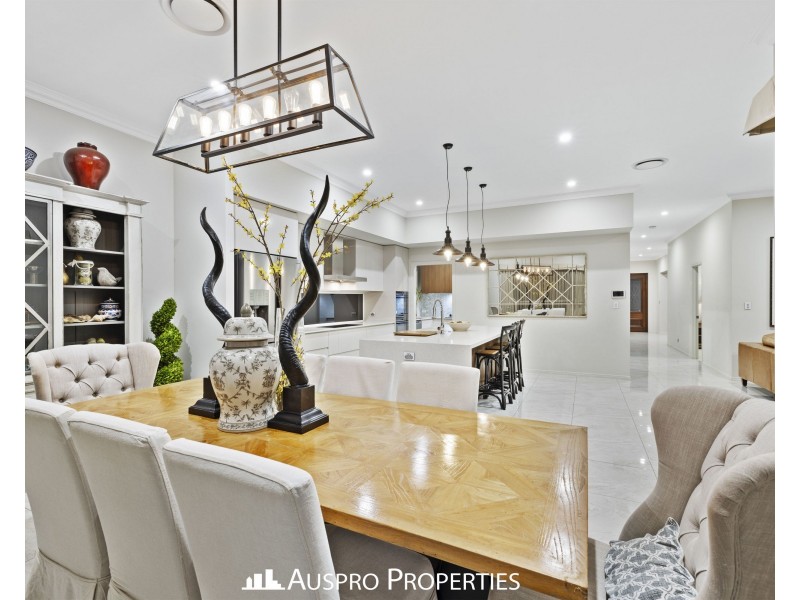 112 Hawthorn Circuit, Stretton QLD 4116