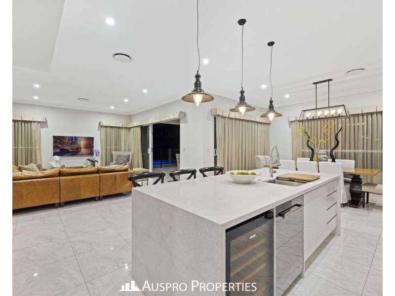 112 Hawthorn Circuit, Stretton QLD 4116