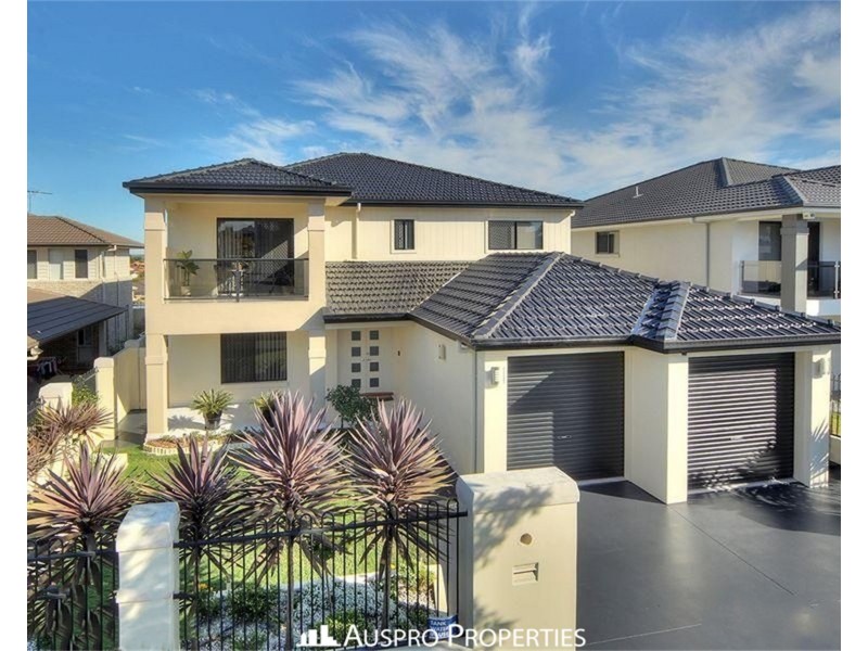 8 Larapinta Circuit, Parkinson QLD 4115