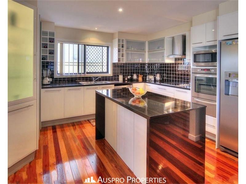 8 Larapinta Circuit, Parkinson QLD 4115