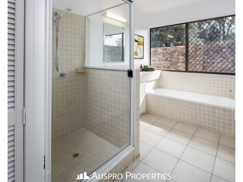 1 Winnetts Road, Daisy Hill QLD 4127