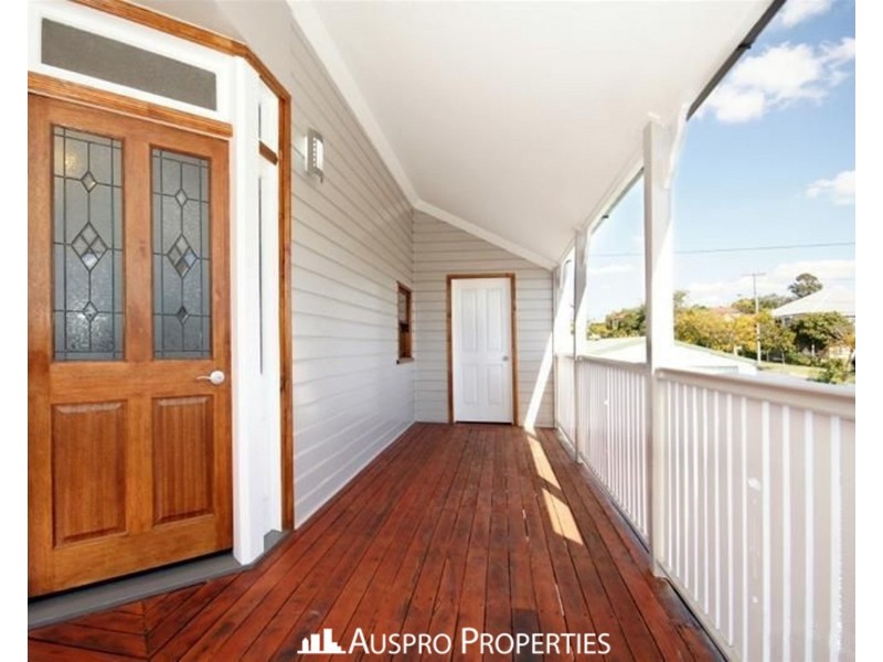 61 Deshon Street, Woolloongabba QLD 4102