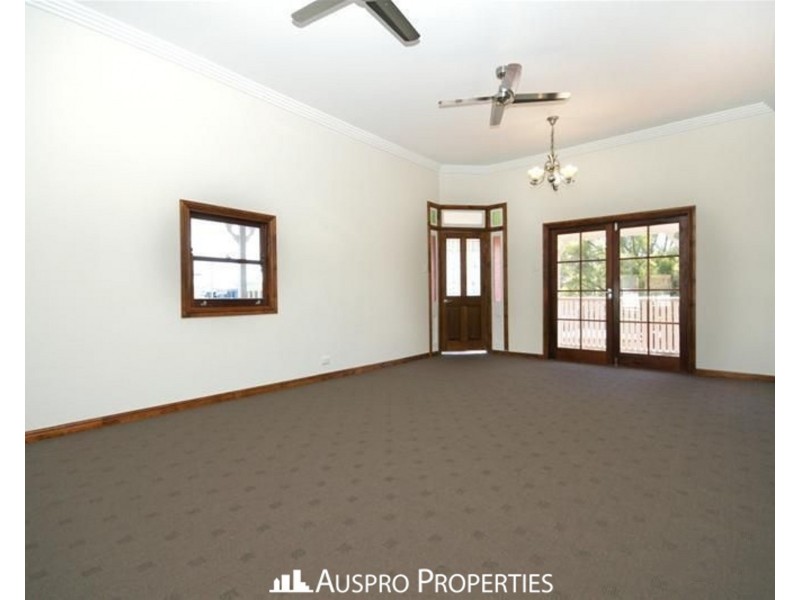 61 Deshon Street, Woolloongabba QLD 4102