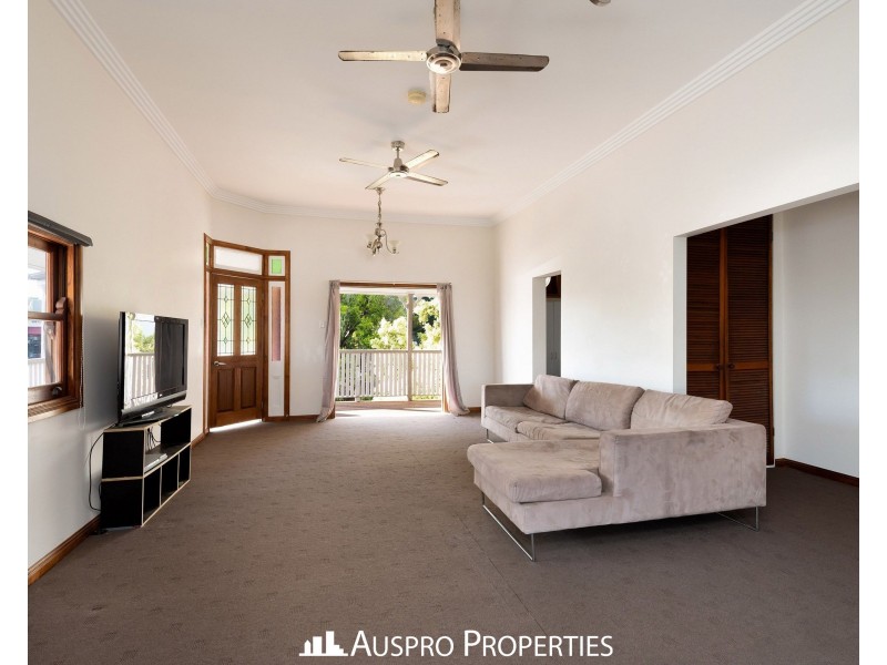61 Deshon Street, Woolloongabba QLD 4102