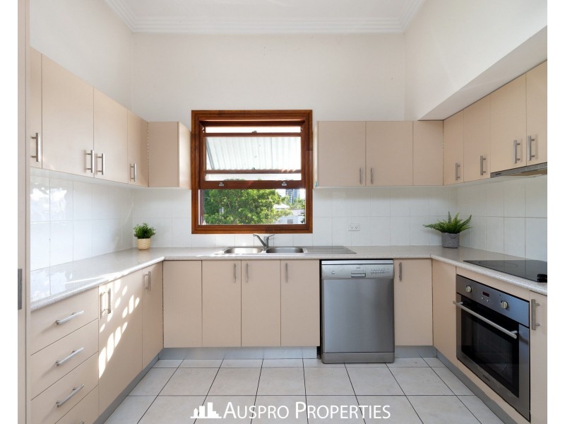 61 Deshon Street, Woolloongabba QLD 4102