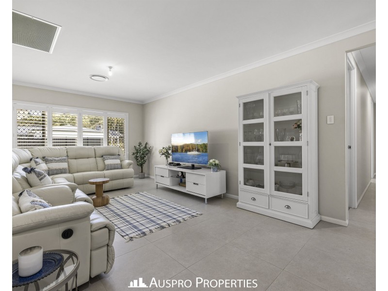 39-41 Country Court, Park Ridge QLD 4125