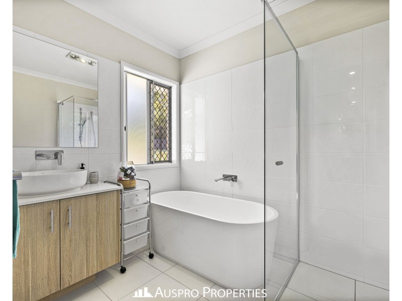 39-41 Country Court, Park Ridge QLD 4125
