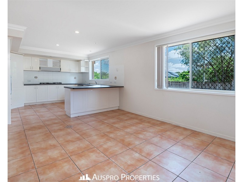 28 Nevern Street, Macgregor QLD 4109