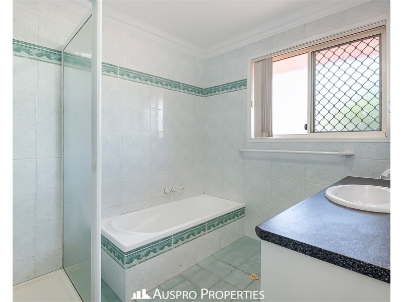 28 Nevern Street, Macgregor QLD 4109