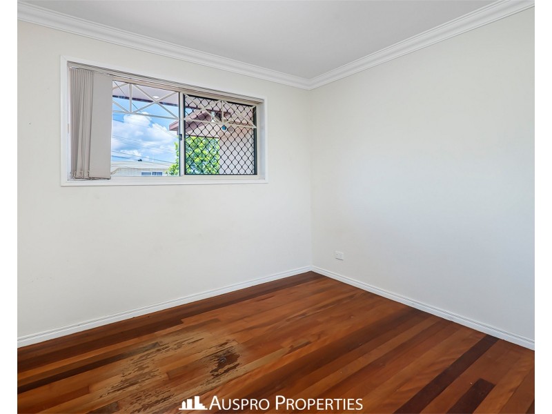 28 Nevern Street, Macgregor QLD 4109