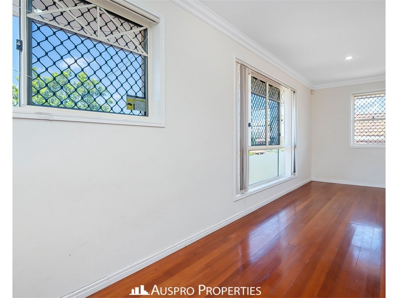 28 Nevern Street, Macgregor QLD 4109