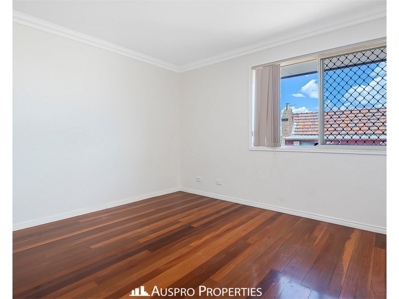 28 Nevern Street, Macgregor QLD 4109