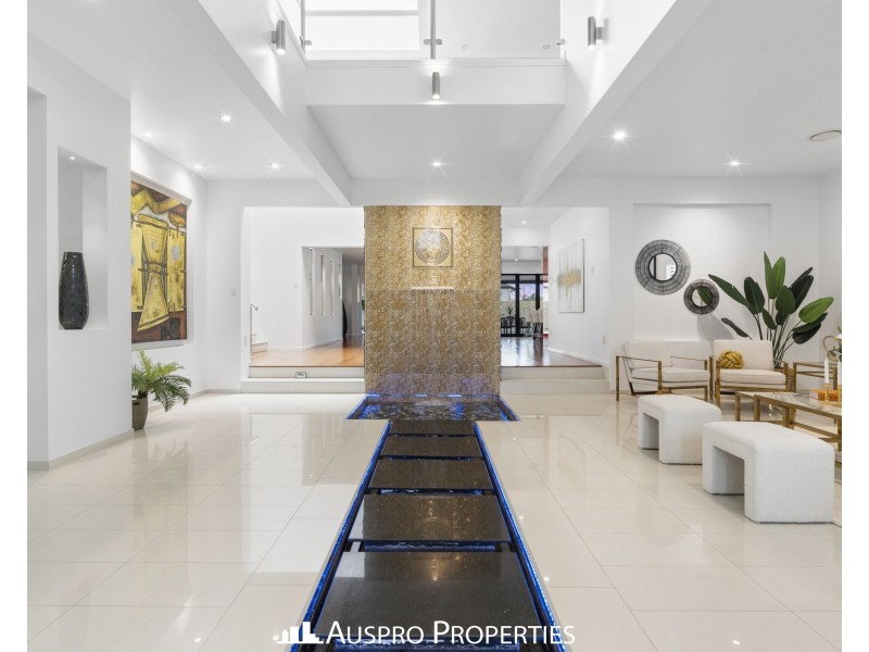 176 The Parkway, Stretton QLD 4116