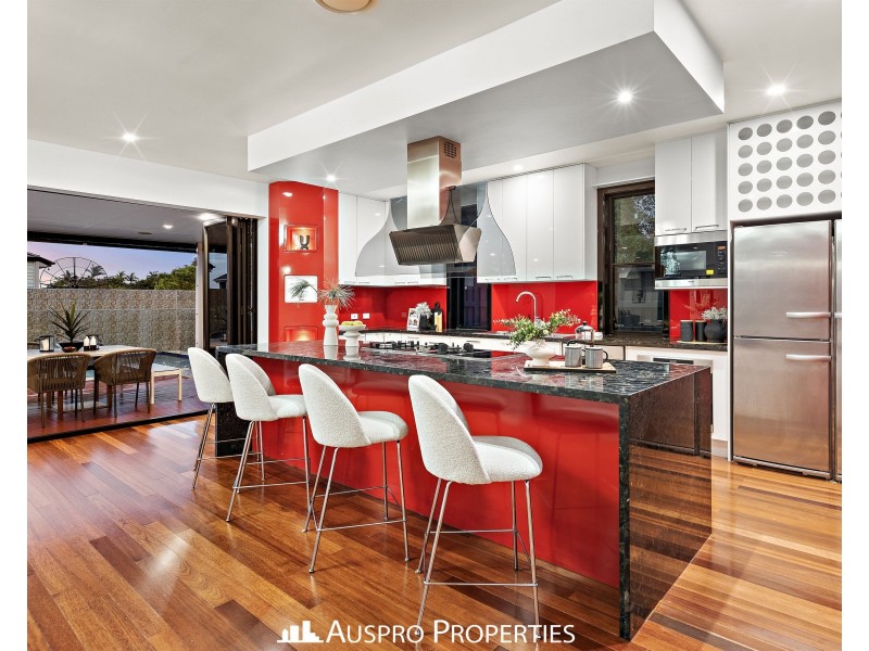 176 The Parkway, Stretton QLD 4116