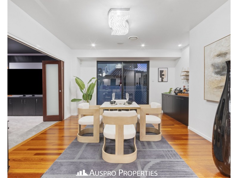 176 The Parkway, Stretton QLD 4116