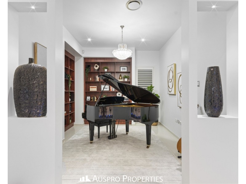 176 The Parkway, Stretton QLD 4116