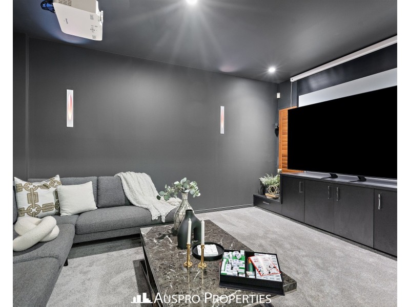 176 The Parkway, Stretton QLD 4116