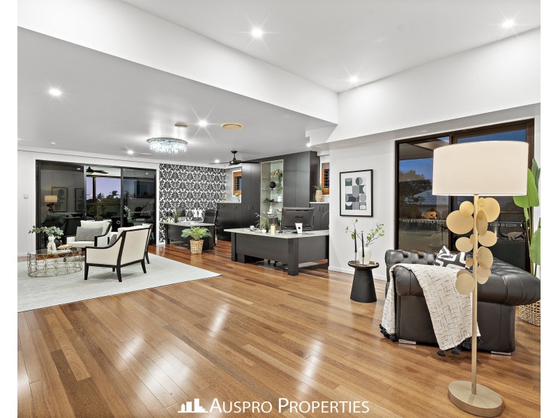 176 The Parkway, Stretton QLD 4116