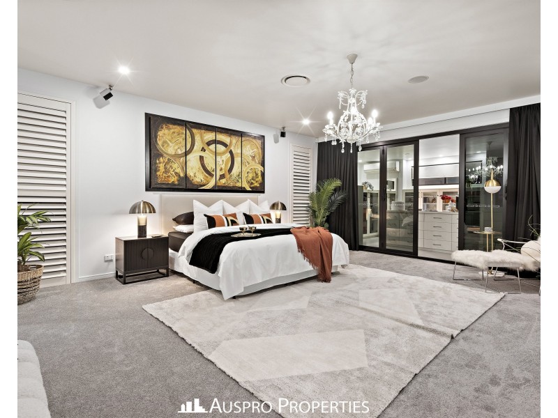 176 The Parkway, Stretton QLD 4116