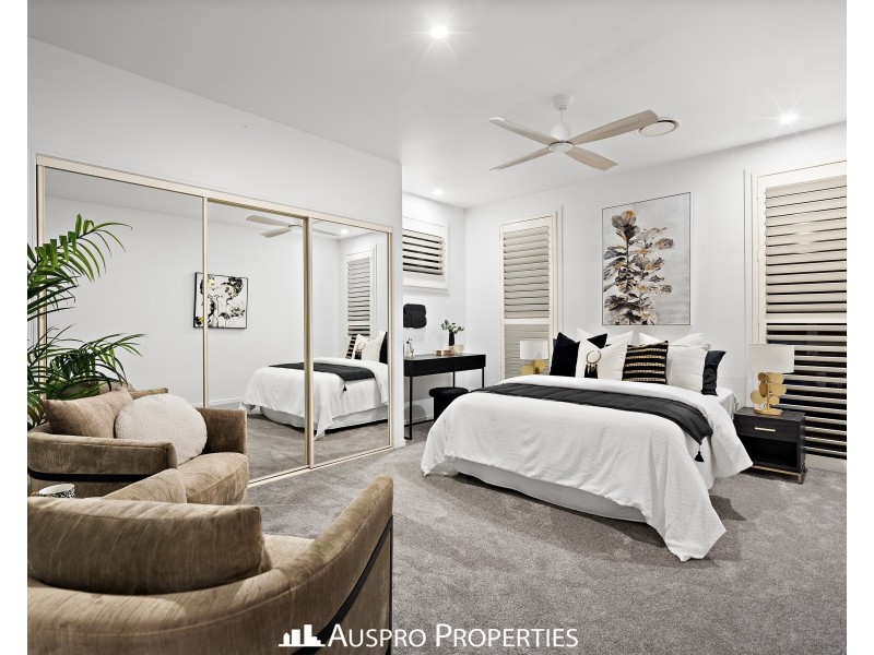 176 The Parkway, Stretton QLD 4116