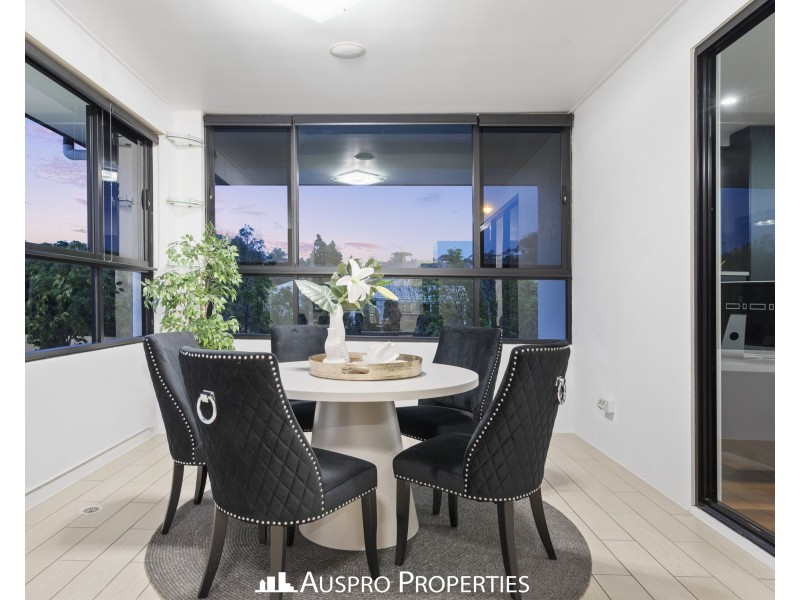 176 The Parkway, Stretton QLD 4116