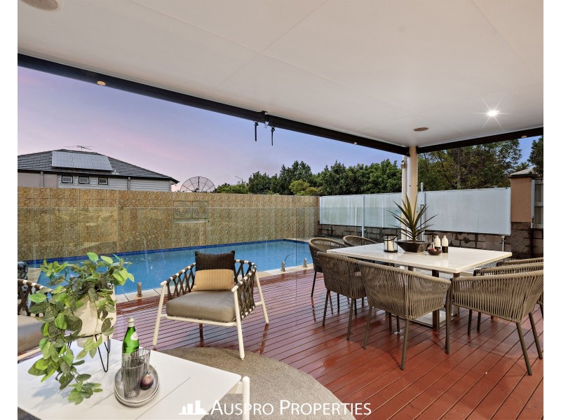 176 The Parkway, Stretton QLD 4116