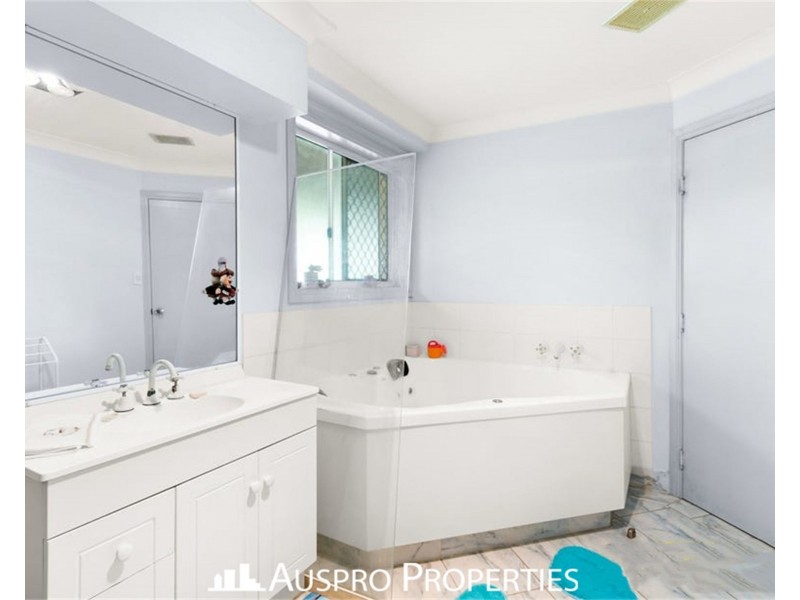 43-45 Country Court, Park Ridge QLD 4125