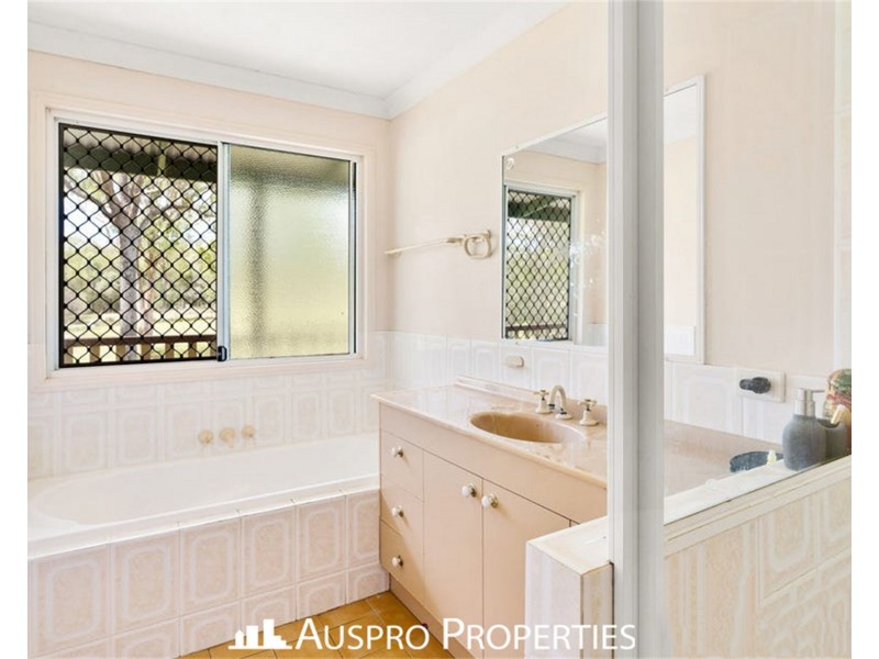 43-45 Country Court, Park Ridge QLD 4125