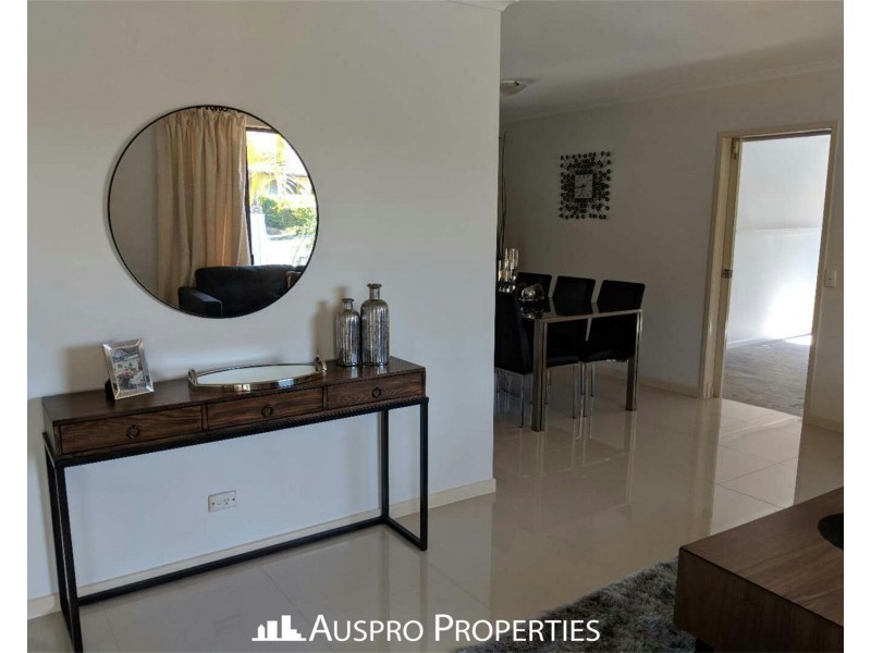 329 Gowan Road, Sunnybank Hills QLD 4109