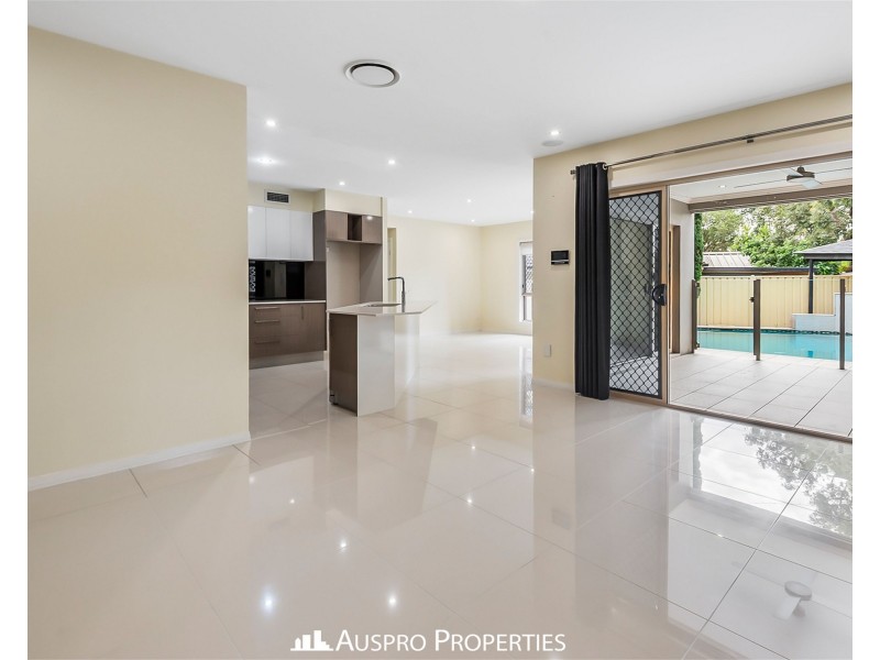 24 Saint Tropez Place, Forest Lake QLD 4078