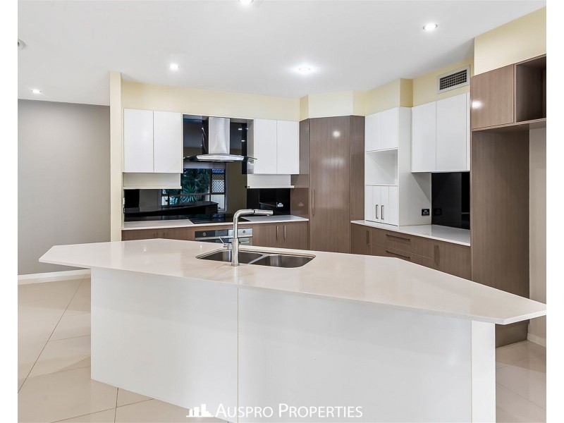 24 Saint Tropez Place, Forest Lake QLD 4078