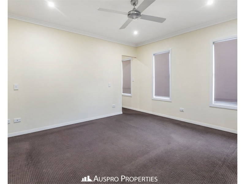 24 Saint Tropez Place, Forest Lake QLD 4078