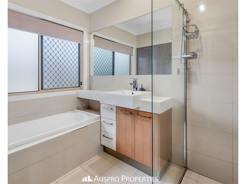 24 Saint Tropez Place, Forest Lake QLD 4078