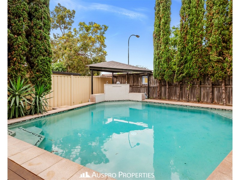 24 Saint Tropez Place, Forest Lake QLD 4078