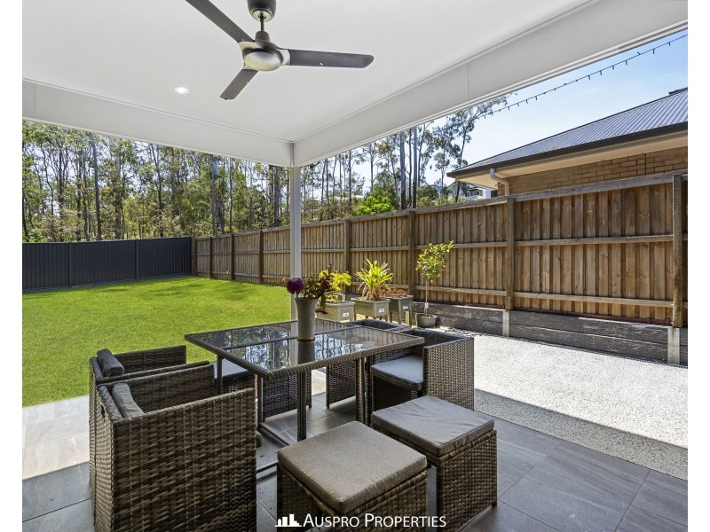 15 Lakeshore Crescent, Willawong QLD 4110