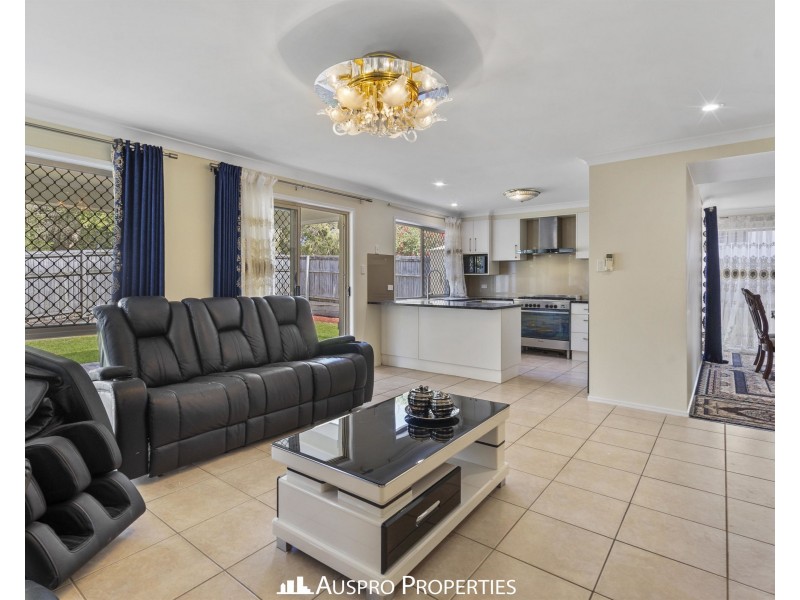 18 Vaucluse Place, Mansfield QLD 4122