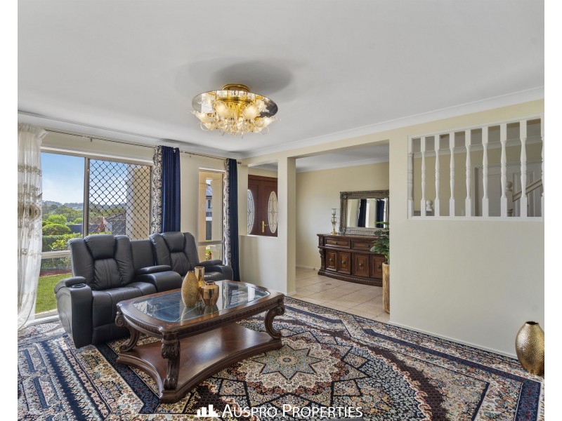 18 Vaucluse Place, Mansfield QLD 4122