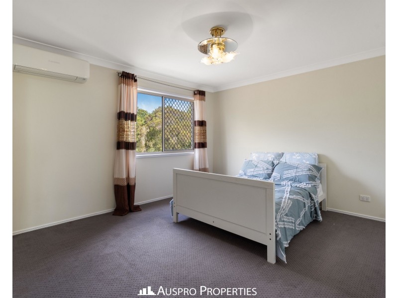 18 Vaucluse Place, Mansfield QLD 4122