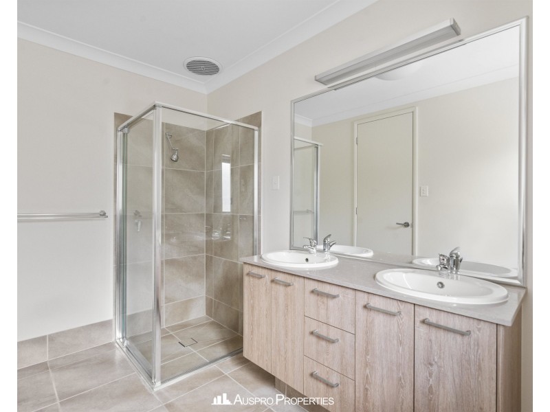 47 Cockatoo Place, Rochedale QLD 4123