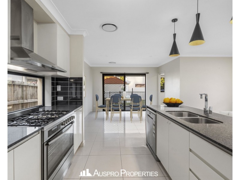 46 Kenneth Street, Coorparoo QLD 4151