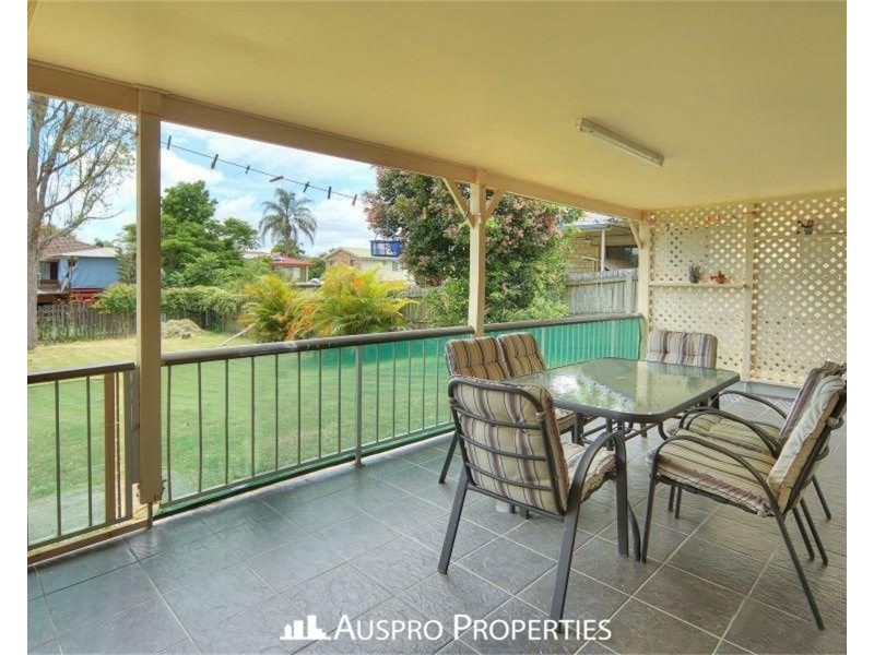 32 Furzer Street, Browns Plains QLD 4118