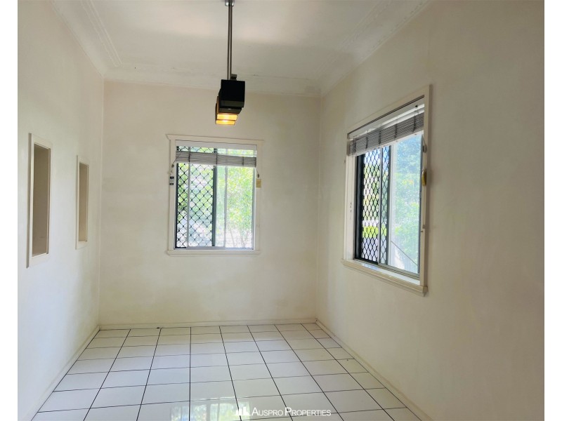 170 Macrossan Avenue, Norman Park QLD 4170