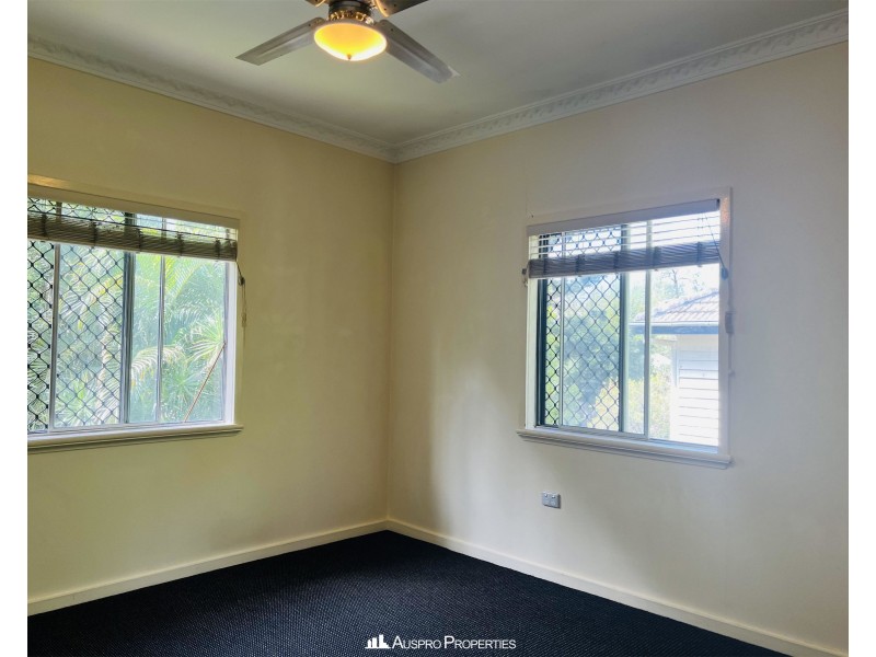 170 Macrossan Avenue, Norman Park QLD 4170