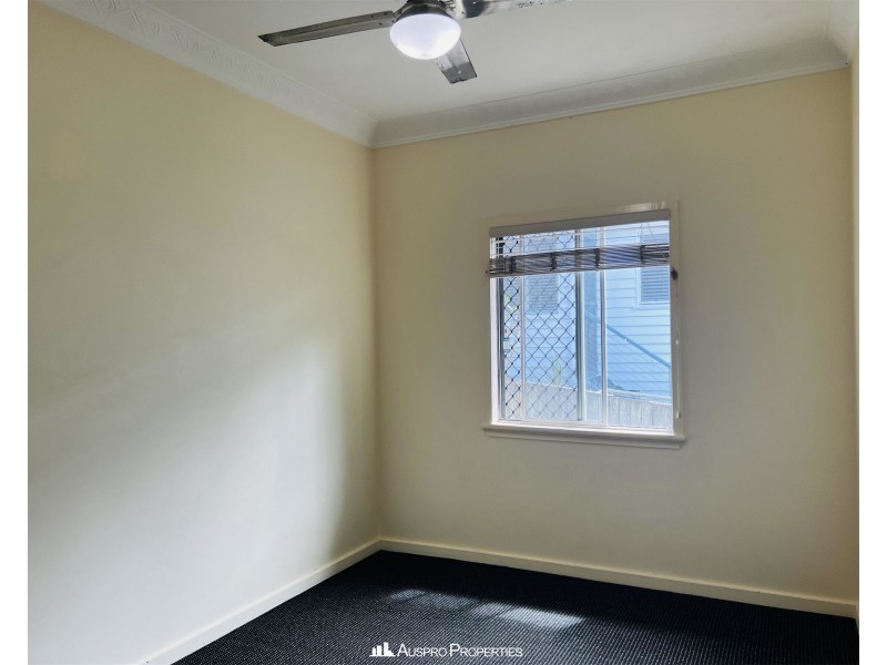 170 Macrossan Avenue, Norman Park QLD 4170