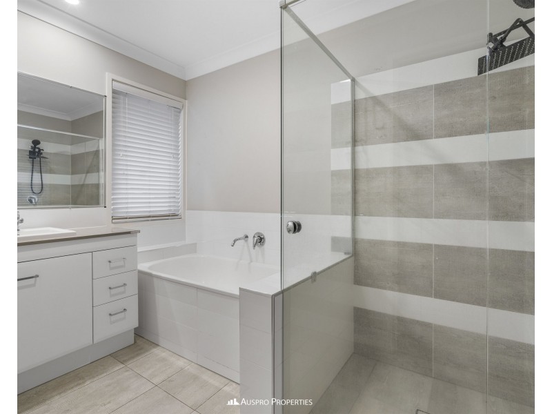 9 Dongola Street, Durack QLD 4077
