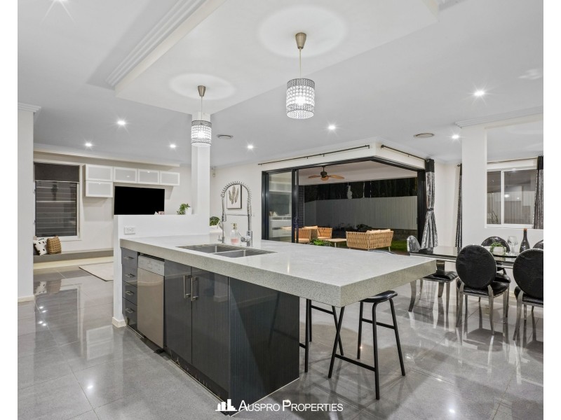80 Hawthorn Circuit, Stretton QLD 4116