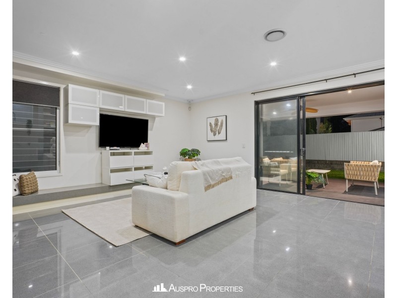 80 Hawthorn Circuit, Stretton QLD 4116