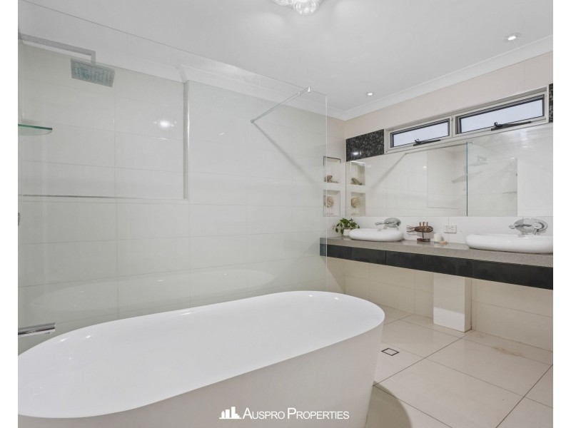 80 Hawthorn Circuit, Stretton QLD 4116